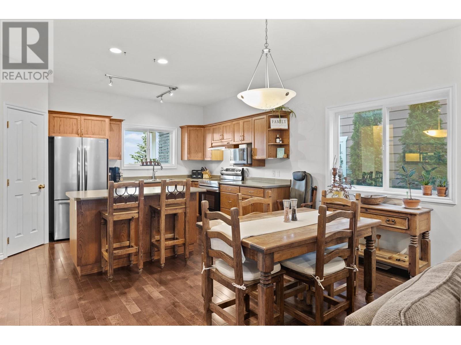 396 Mccarren Avenue, Kelowna, British Columbia  V1W 4W3 - Photo 5 - 10348387