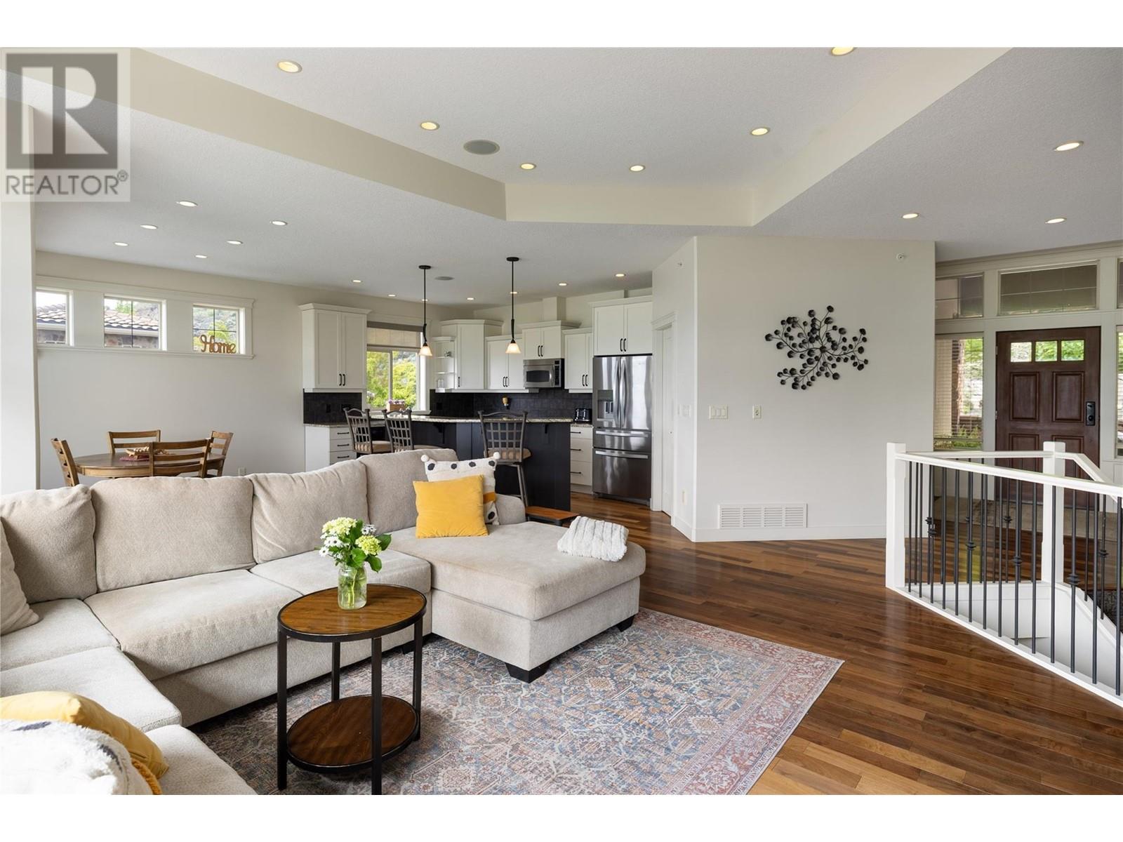 Property at 204 Harvest Court image 3