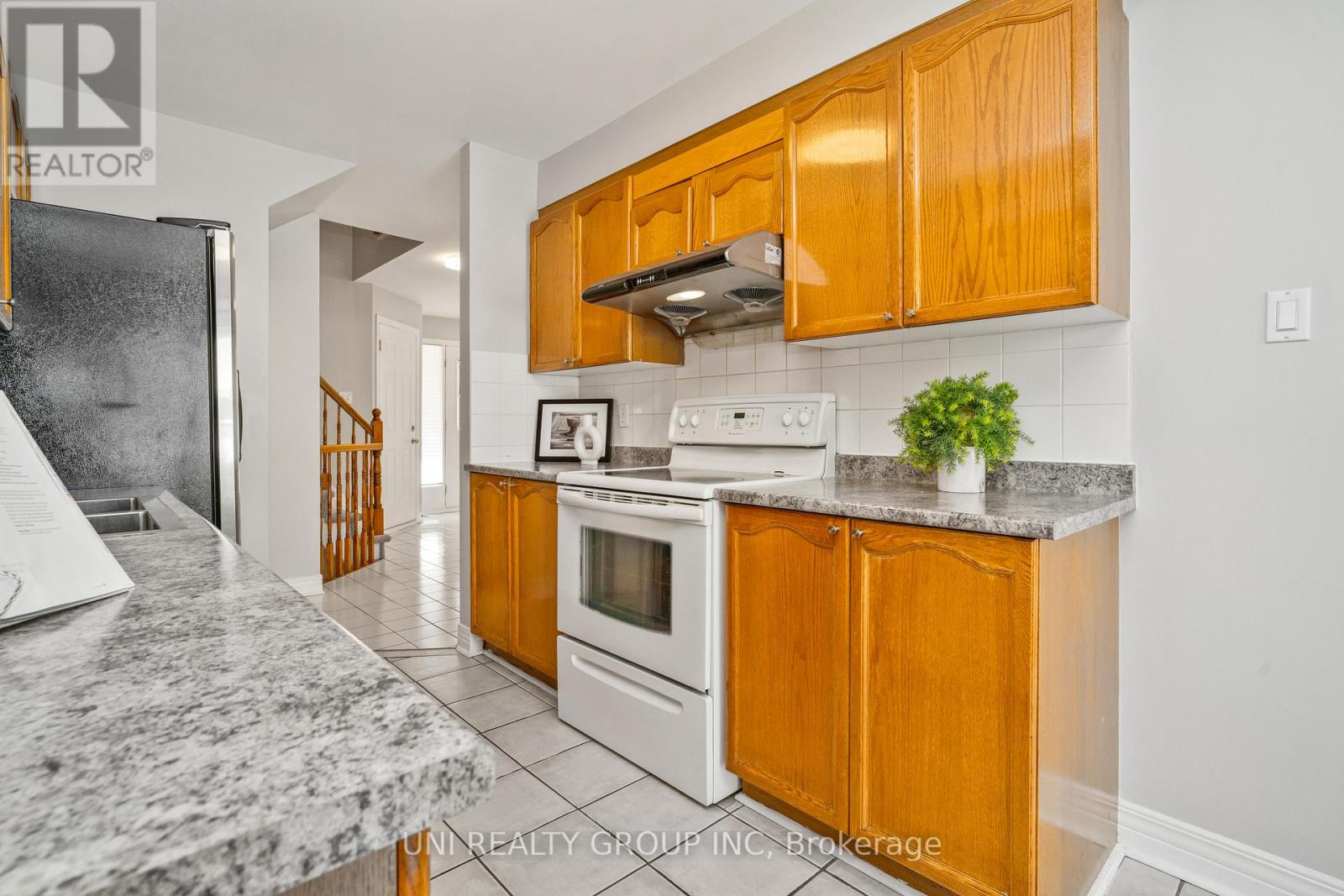 114 Thornbury Crescent, Ottawa, Ontario  K2G 6C3 - Photo 15 - X12149105