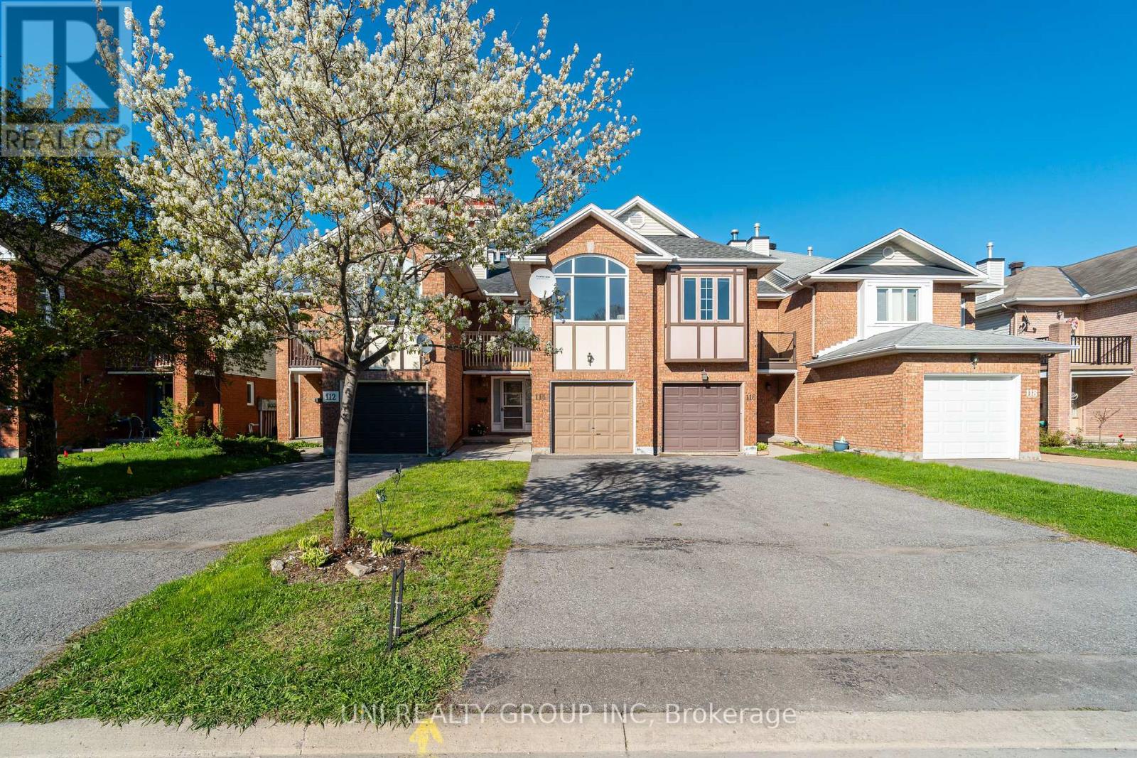 Property at 114 THORNBURY CRESCENT image 3