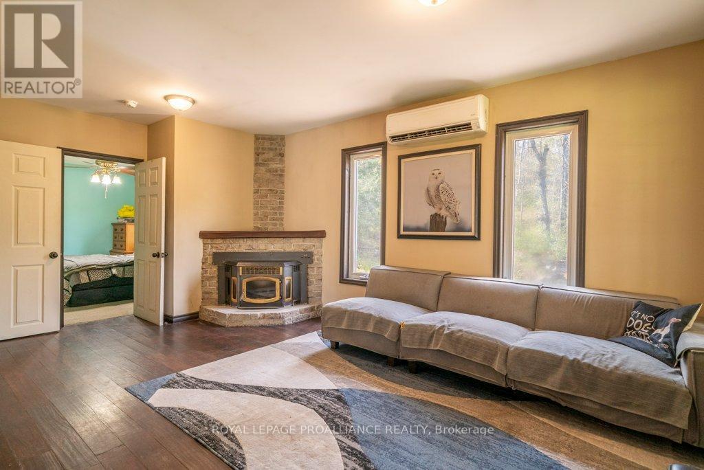 1058 Jacques Bay Road, Addington Highlands (Addington Highlands), Ontario  K0H 1K0 - Photo 17 - X12155339