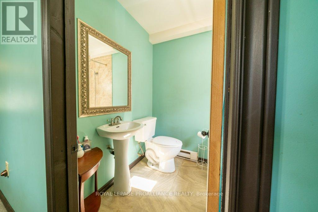1058 Jacques Bay Road, Addington Highlands, Ontario  K0H 1K0 - Photo 33 - X12155339