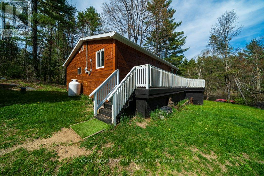1058 Jacques Bay Road, Addington Highlands (Addington Highlands), Ontario  K0H 1K0 - Photo 8 - X12155339