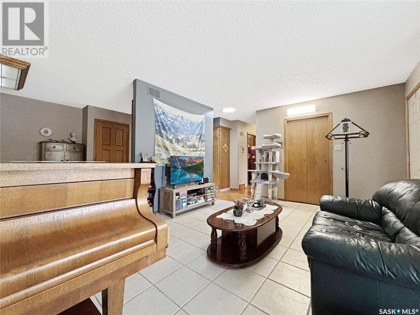 Property at 215 Hogg WAY image 5