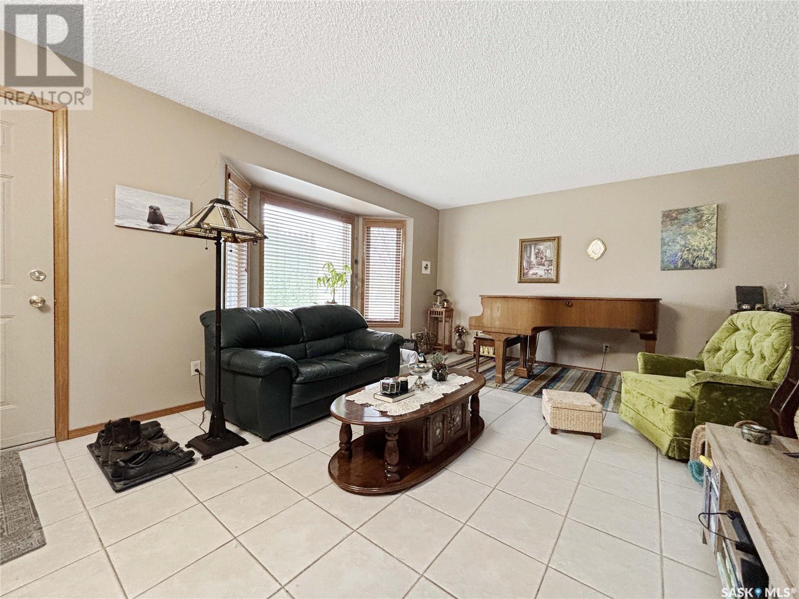 Property at 215 Hogg WAY image 4
