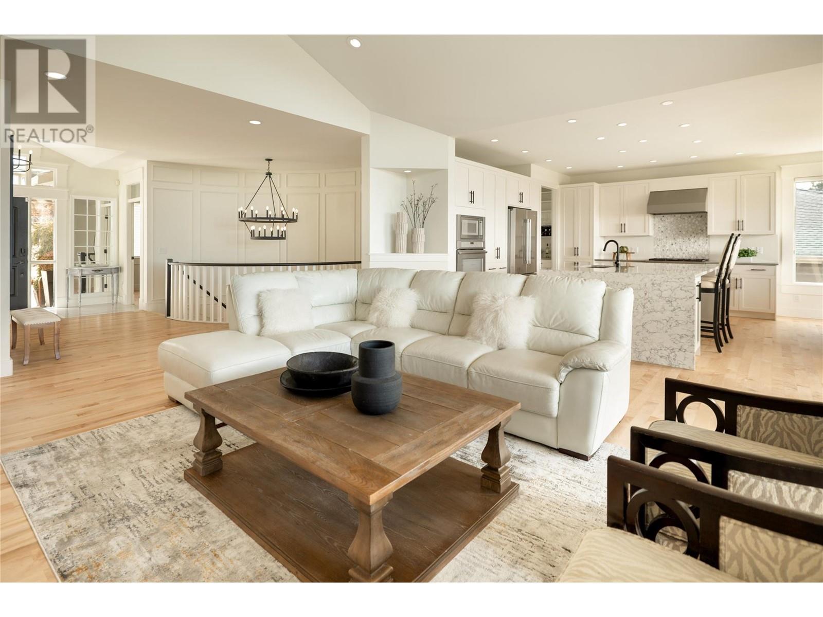 Property at 628 Devonian Avenue image 1