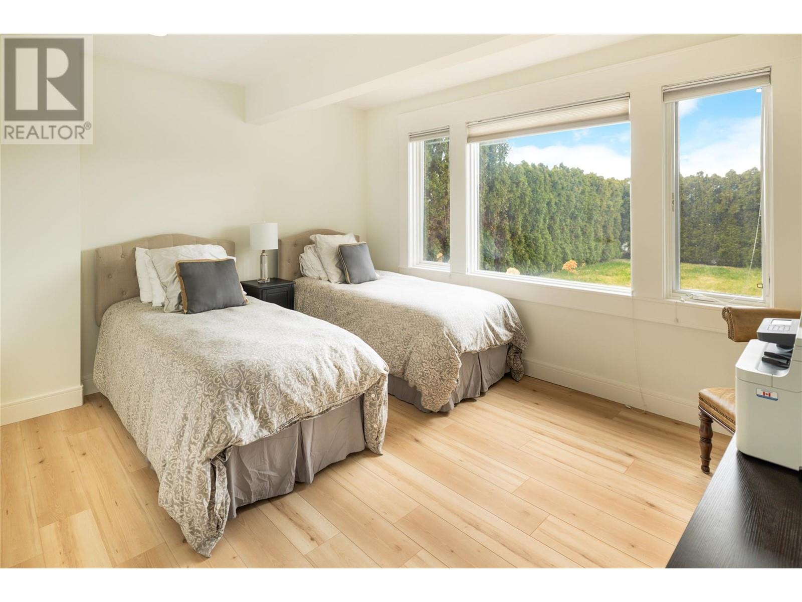 628 Devonian Avenue Kelowna Photo 34