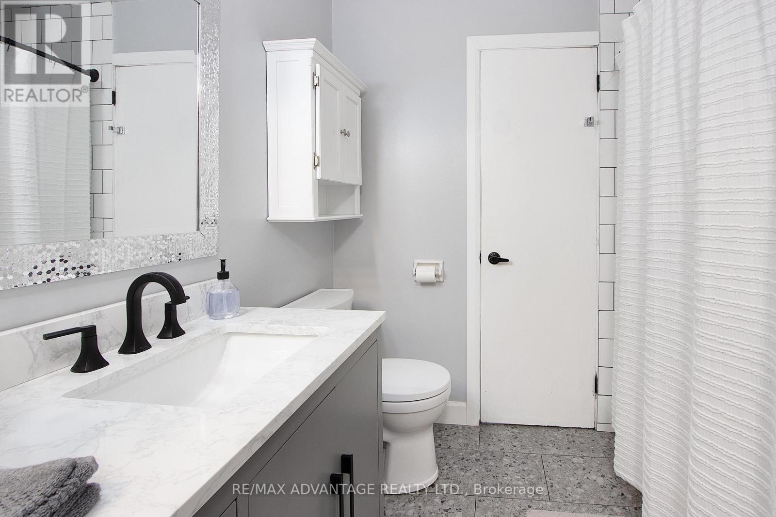 25 Winding Way Crescent, London North (North F), Ontario  N6G 3E8 - Photo 26 - X12155265