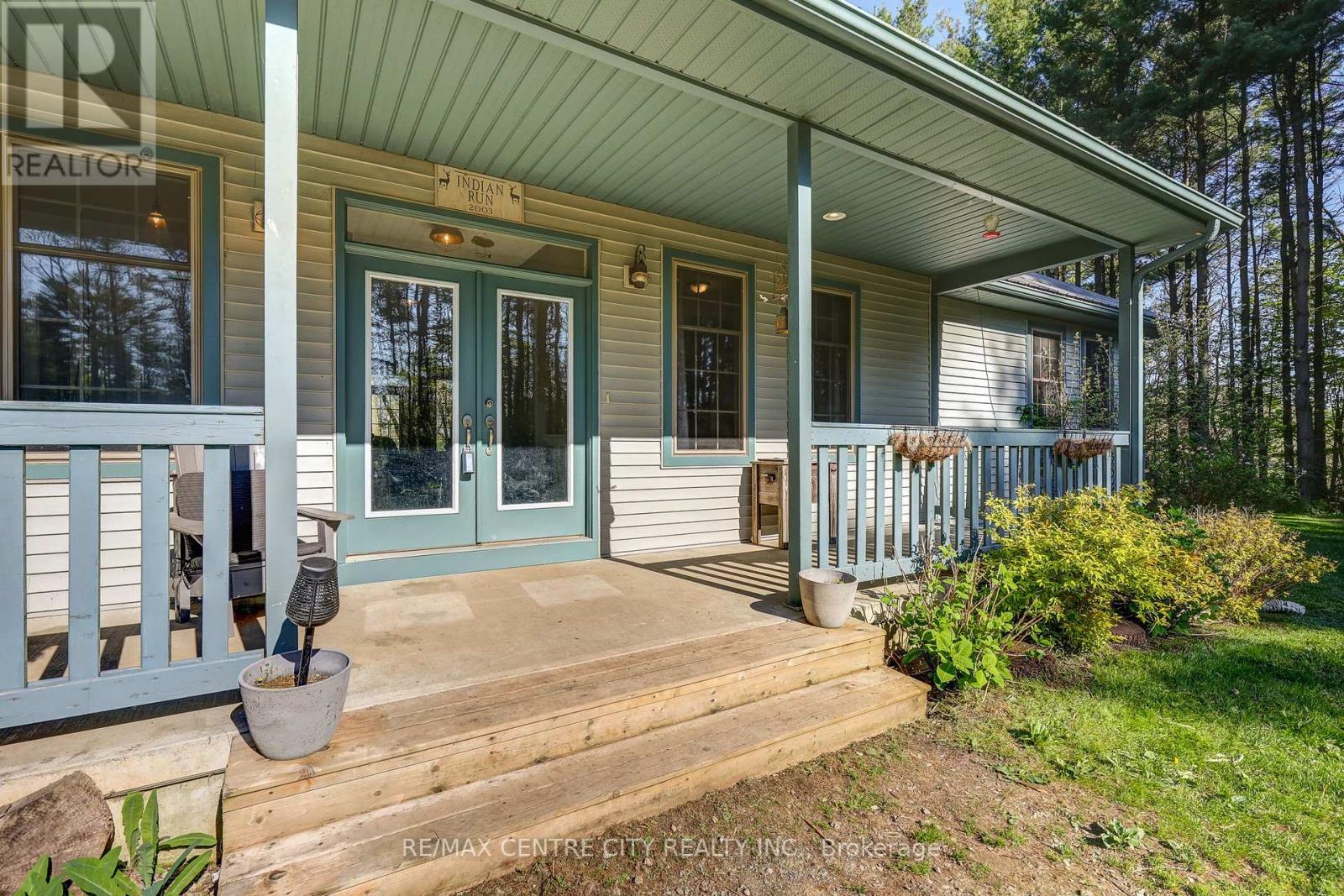 Property at 35035 LAKE LINE image 3