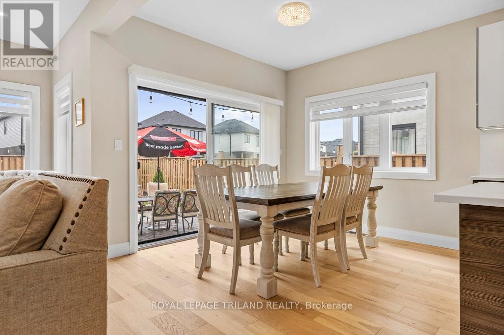 Photo 9 of 31 for 1592 Applerock Avenue