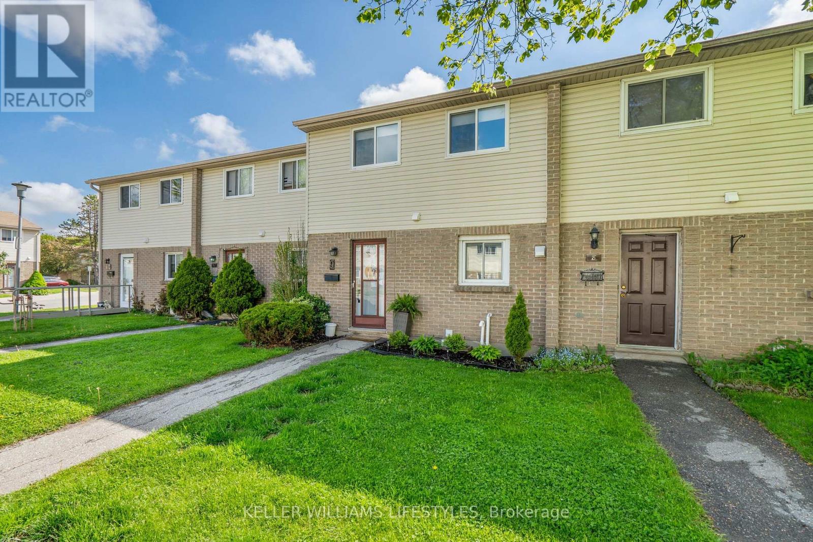 Property at 9 - 166 SOUTHDALE ROAD W image 2