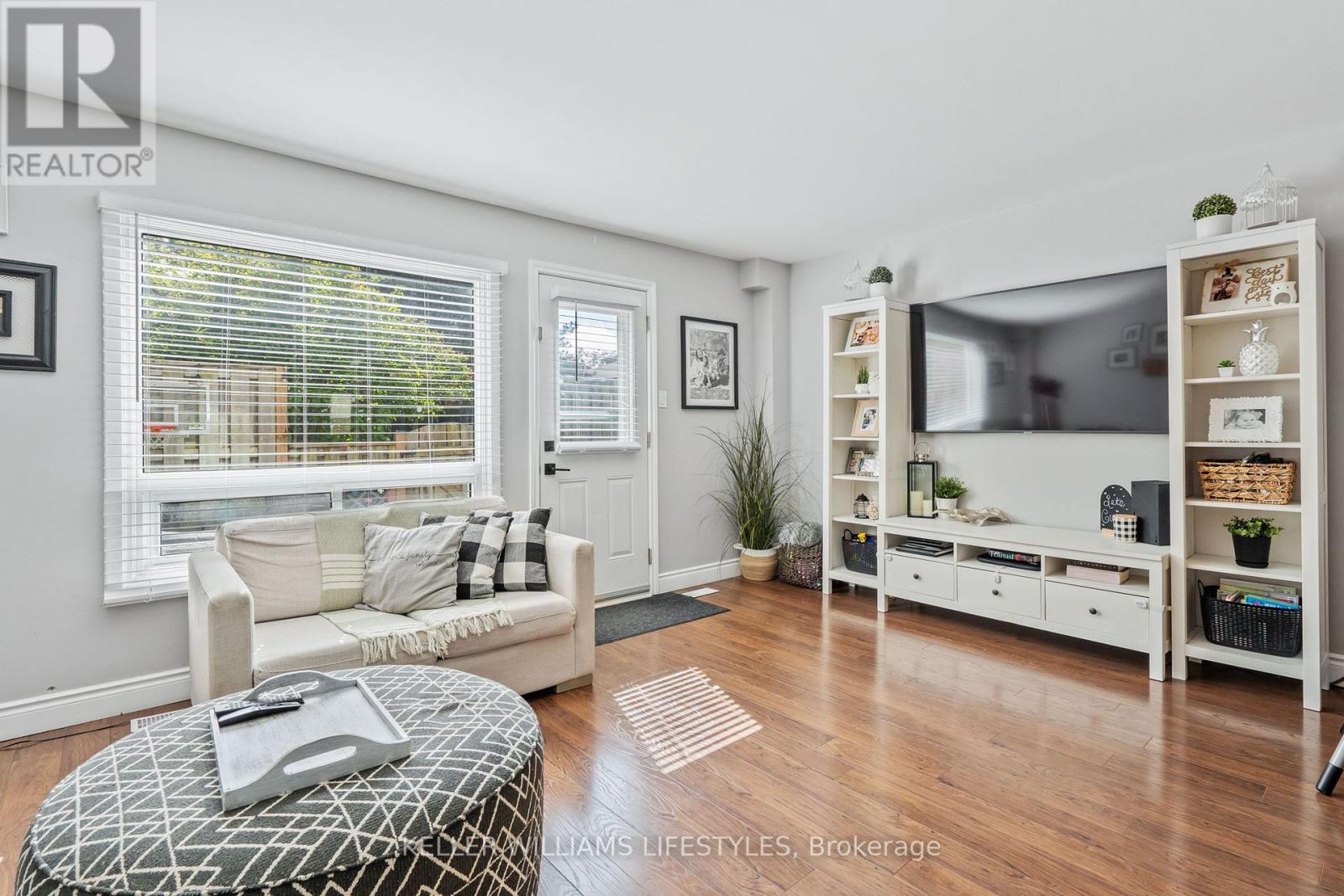 9 - 166 Southdale Road W, London South, Ontario  N6J 2J1 - Photo 4 - X12155395