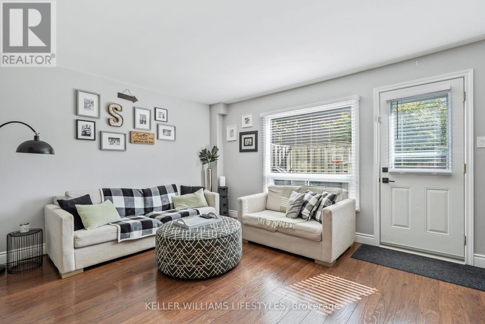 Property at 9 - 166 SOUTHDALE ROAD W image 5