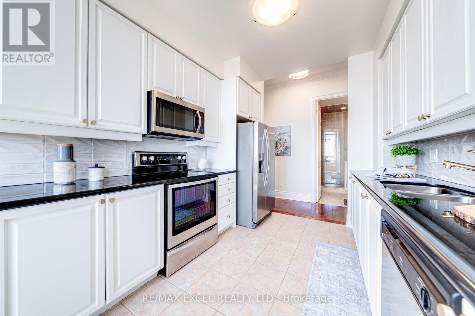 Gph9 - 3880 Duke Of York Boulevard, Mississauga, Ontario  L5B 4M7 - Photo 11 - W12152731