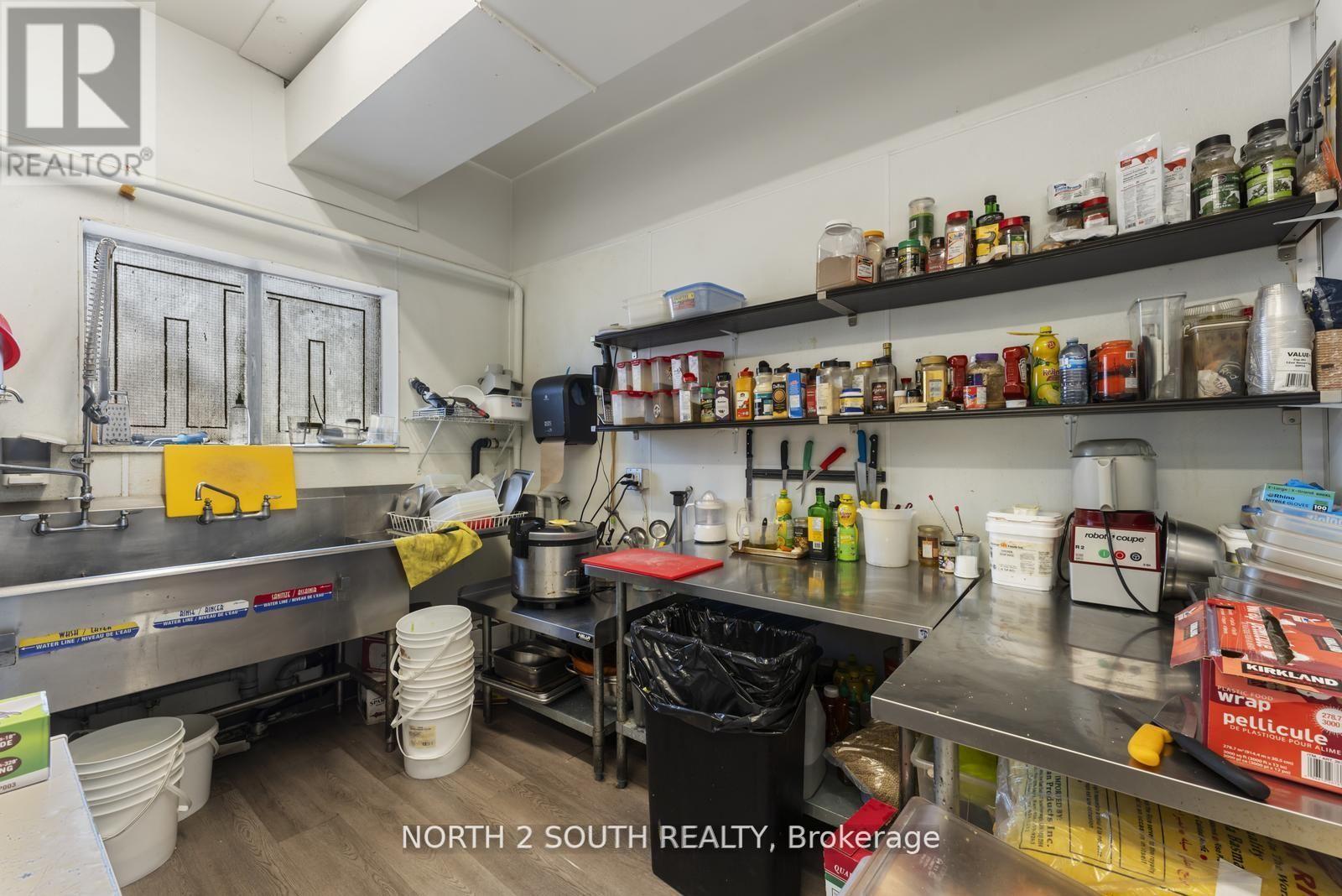 1176 The Queensway, Toronto, Ontario  M8Z 1R5 - Photo 13 - W12155178