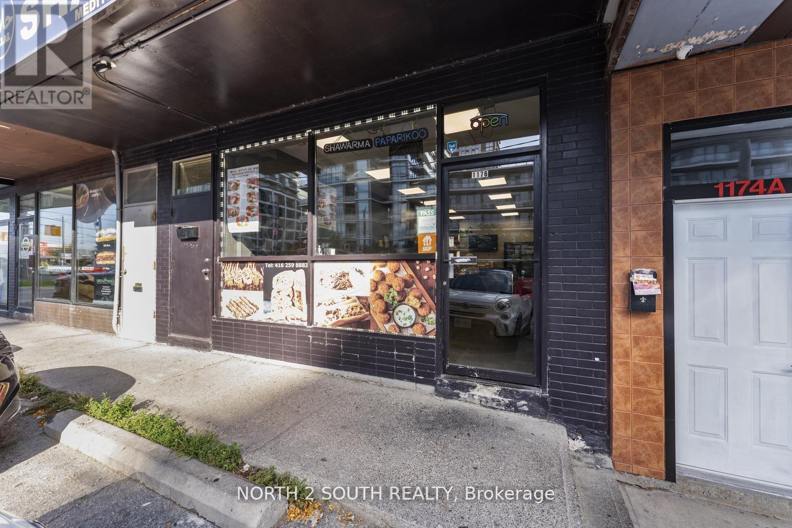 1176 The Queensway, Toronto, Ontario  M8Z 1R5 - Photo 3 - W12155178