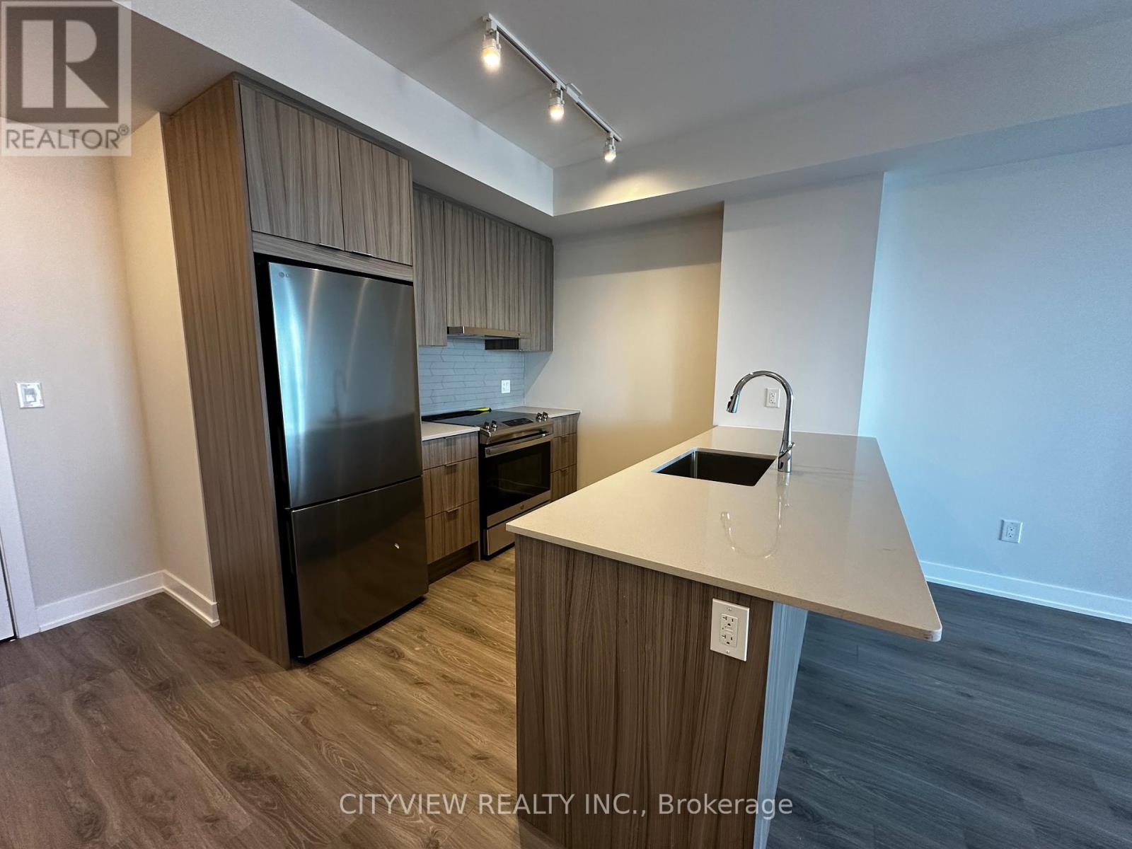 4110 - 430 Square One Drive, Mississauga, Ontario  L5B 0L6 - Photo 3 - W12155216