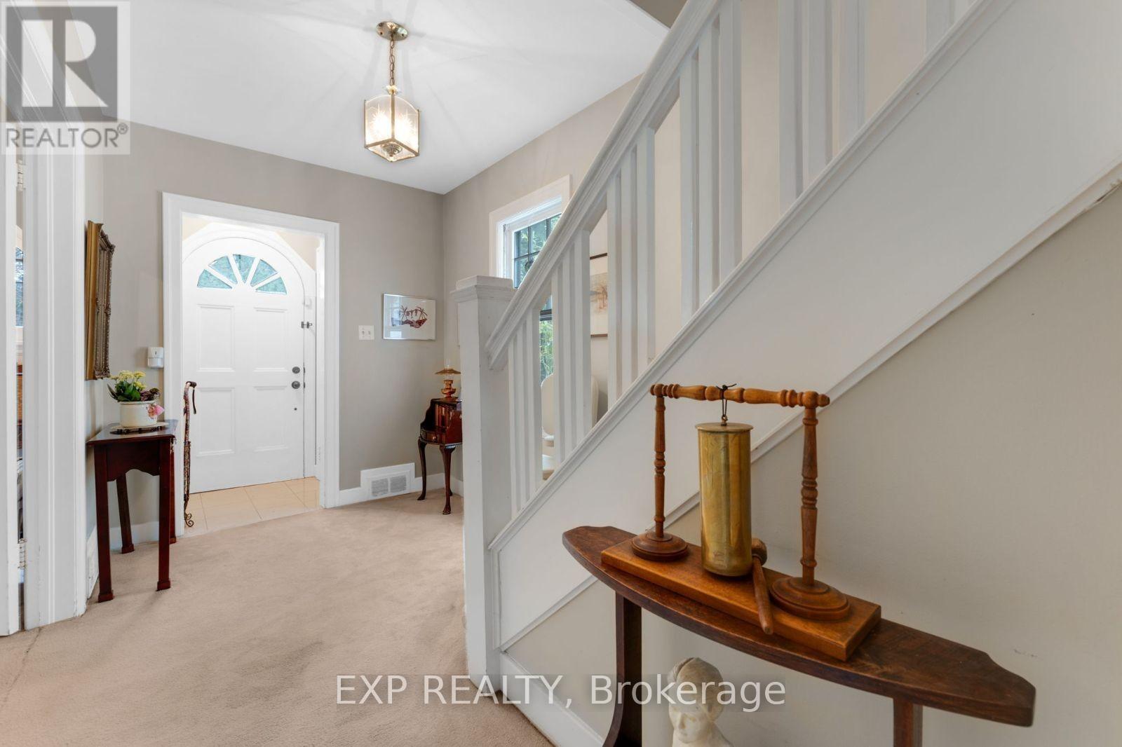 338 Maple Grove Drive, Oakville, Ontario  L6J 4V5 - Photo 7 - W12155223