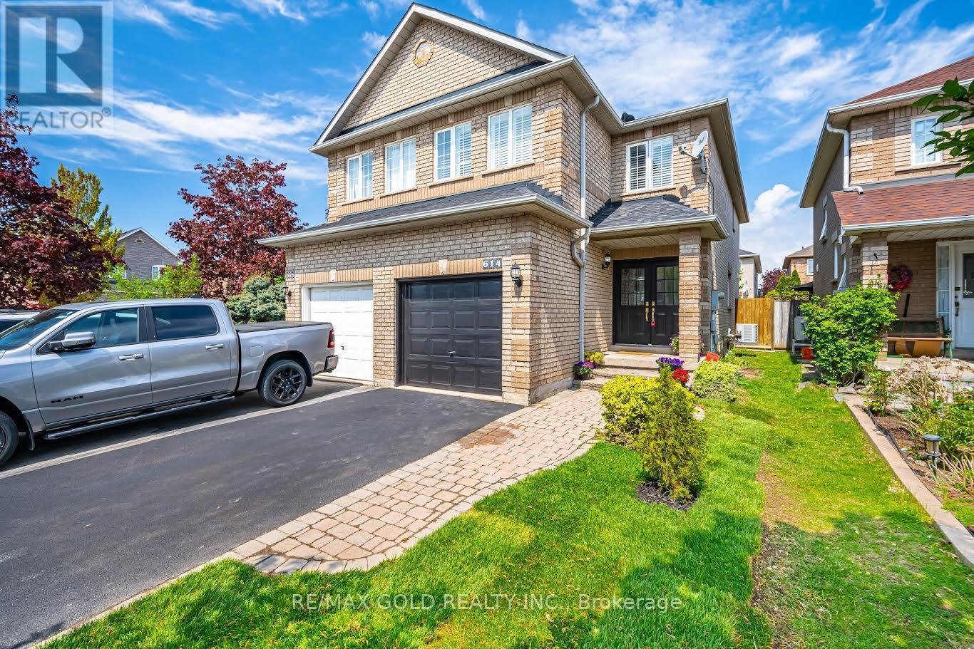 614 Summer Park Crescent, Mississauga, Ontario  L5B 4E9 - Photo 1 - W12155255