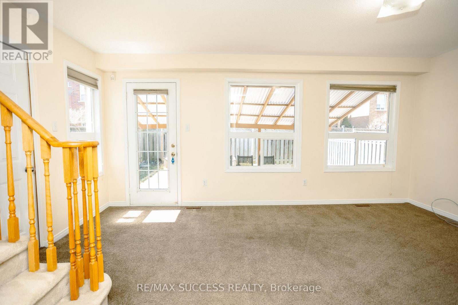 384 Flagstone Way, Newmarket, Ontario  L3X 2R3 - Photo 10 - N12092798