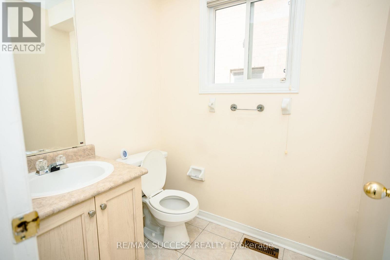 384 Flagstone Way, Newmarket, Ontario  L3X 2R3 - Photo 12 - N12092798