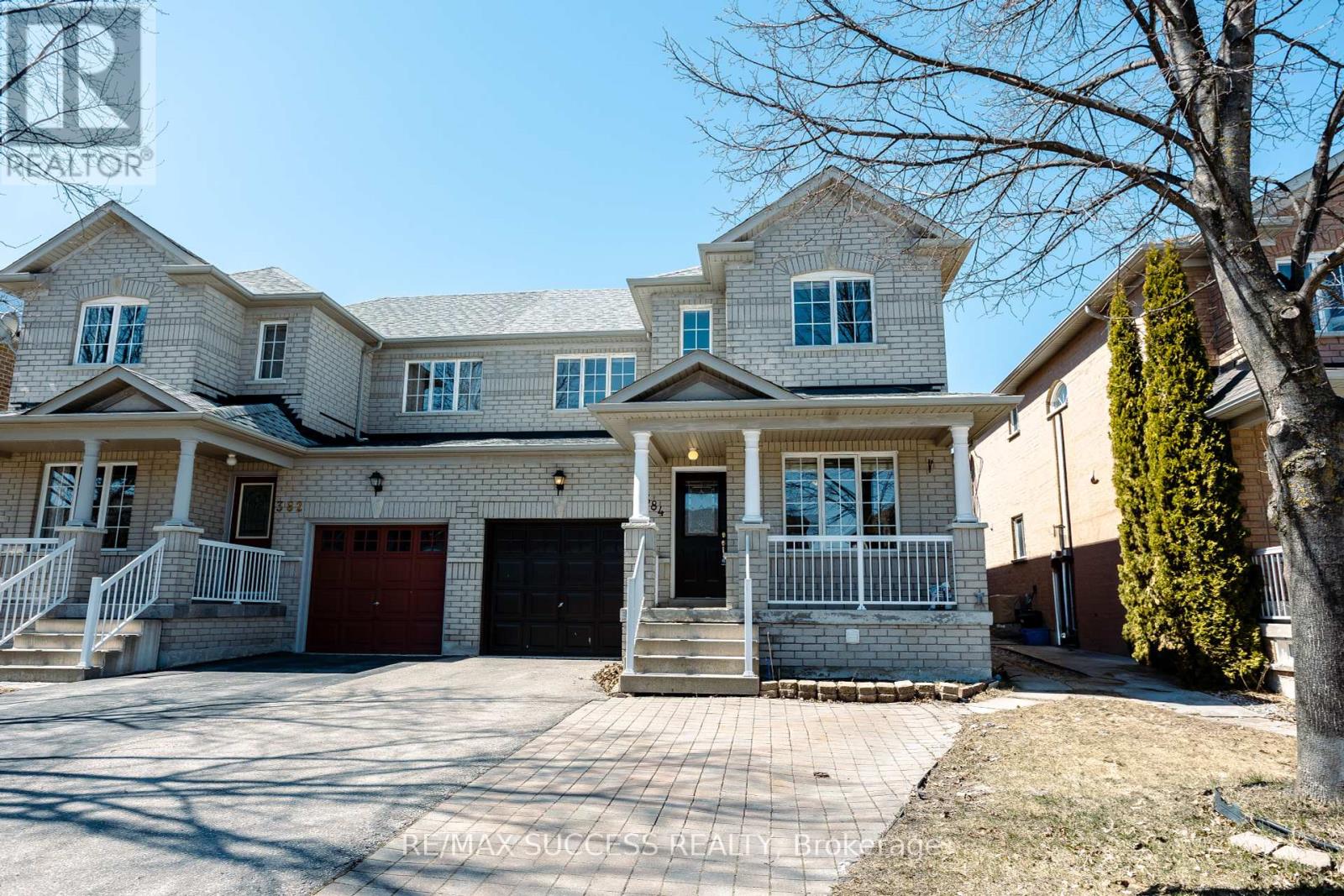 384 Flagstone Way, Newmarket, Ontario  L3X 2R3 - Photo 2 - N12092798