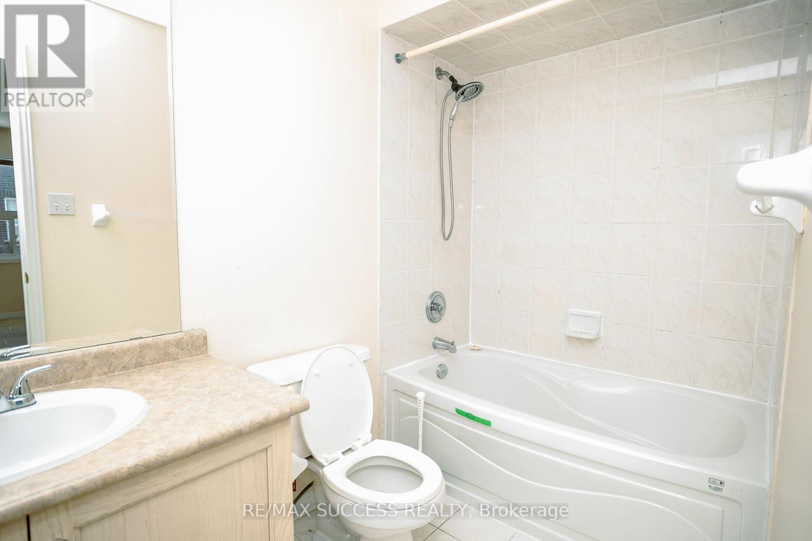 384 Flagstone Way, Newmarket, Ontario  L3X 2R3 - Photo 25 - N12092798