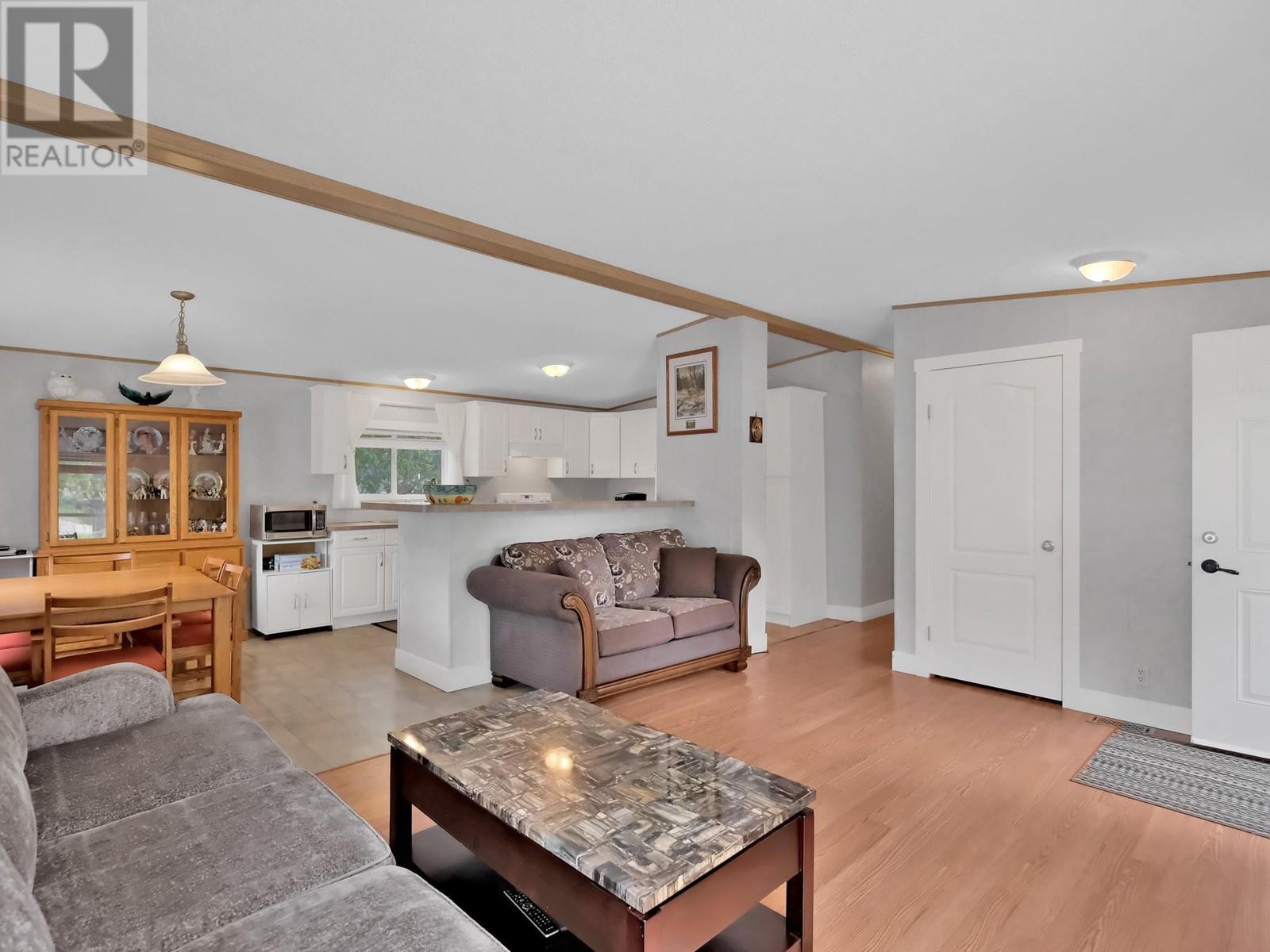5371 Princeton Avenue Unit# 32, Peachland, British Columbia  V0H 1X8 - Photo 6 - 10348174