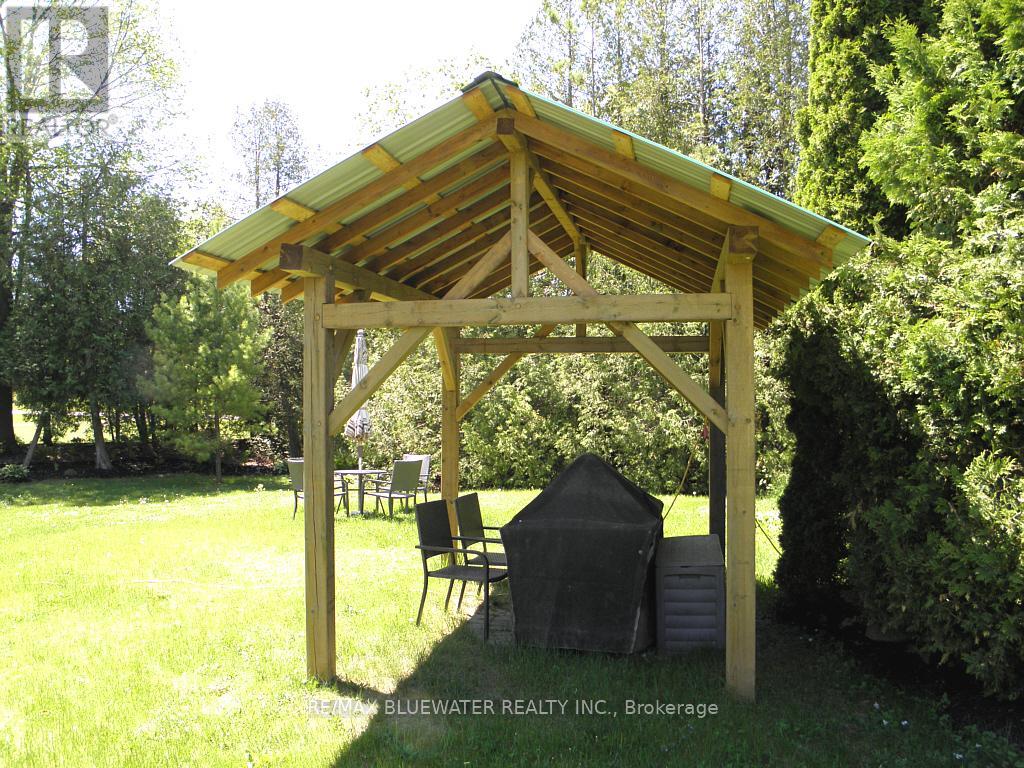 6493 West Parkway Drive, Lambton Shores, Ontario  N0N 1J2 - Photo 36 - X12092843