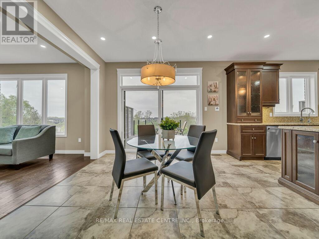 264 Evens Pond Crescent, Kitchener, Ontario  N2R 0B8 - Photo 11 - X12155180