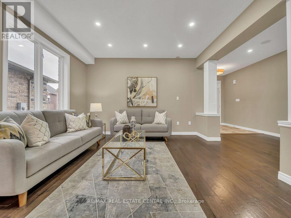 264 Evens Pond Crescent, Kitchener, Ontario  N2R 0B8 - Photo 8 - X12155180