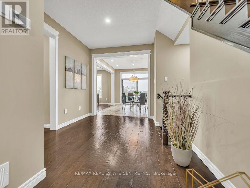 264 Evens Pond Crescent, Kitchener, Ontario  N2R 0B8 - Photo 9 - X12155180