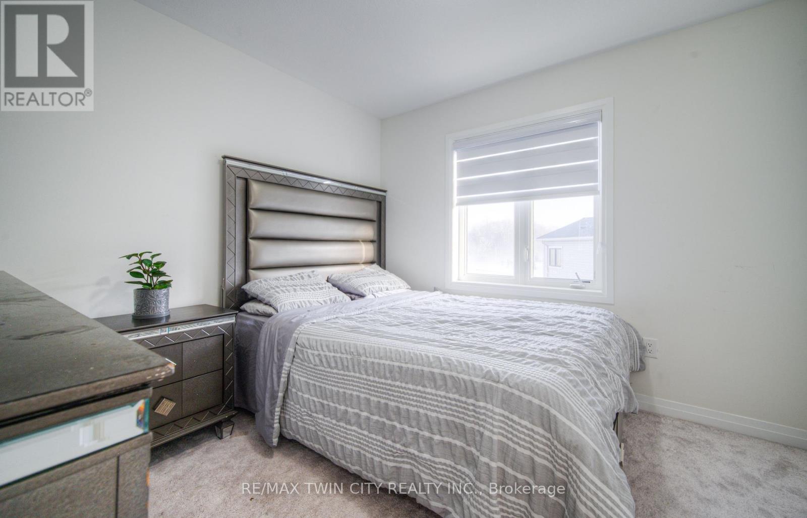 67 Crossmore Crescent, Cambridge, Ontario  N1S 0C7 - Photo 15 - X12155184