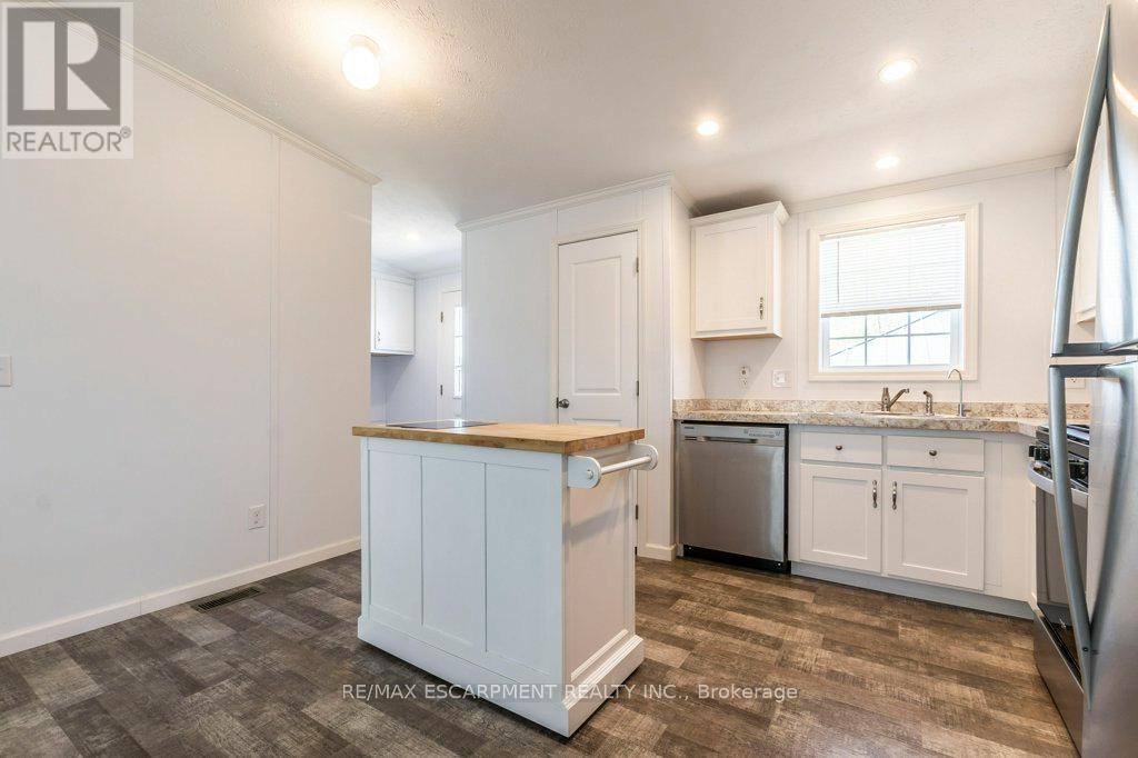 9 Hickory Hollow, Haldimand (Nanticoke), Ontario  N0A 1L0 - Photo 10 - X12155236