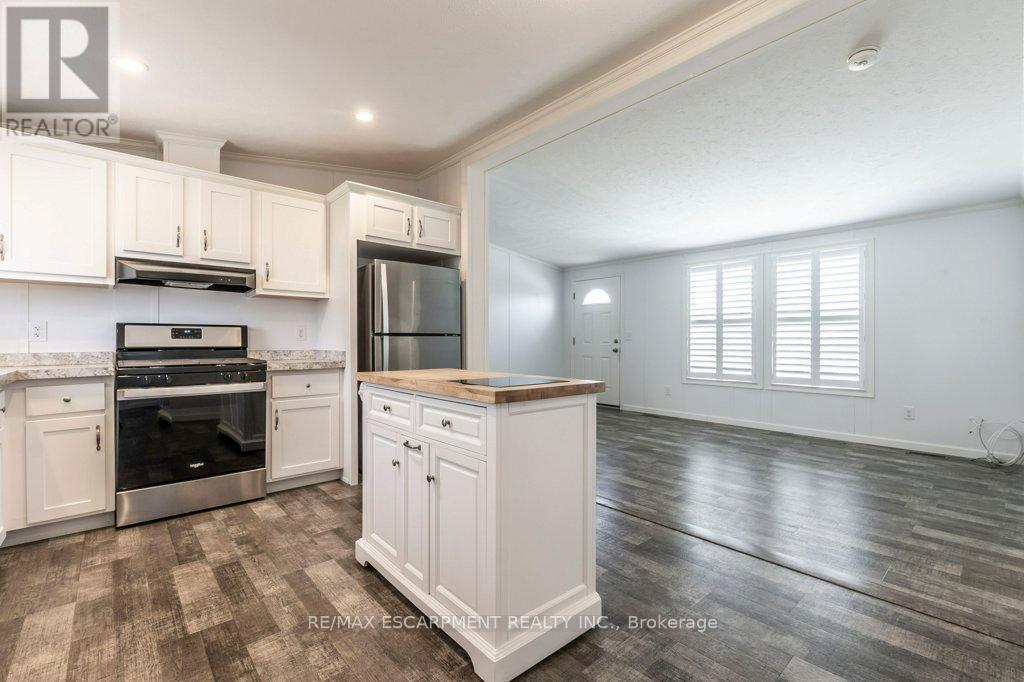 9 Hickory Hollow, Haldimand (Nanticoke), Ontario  N0A 1L0 - Photo 12 - X12155236
