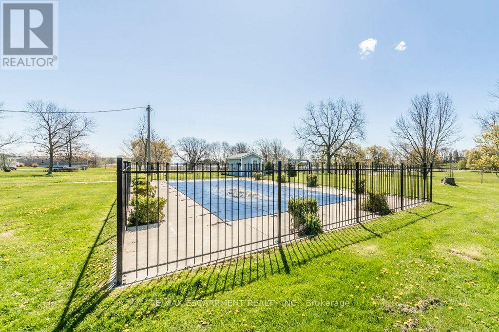 9 Hickory Hollow, Haldimand (Nanticoke), Ontario  N0A 1L0 - Photo 35 - X12155236