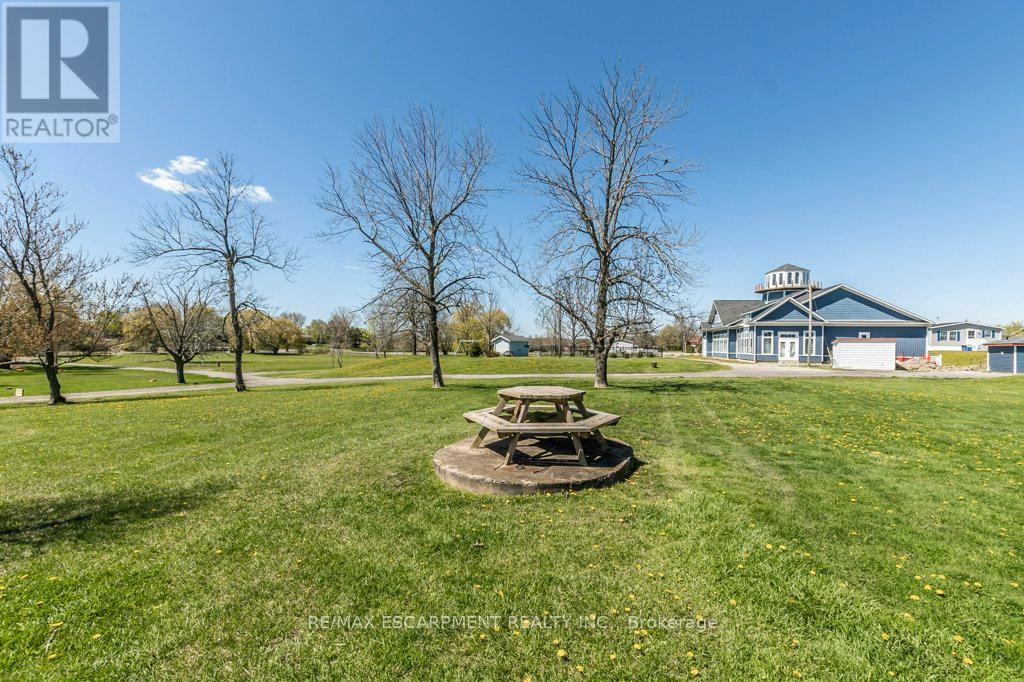 9 Hickory Hollow, Haldimand (Nanticoke), Ontario  N0A 1L0 - Photo 39 - X12155236