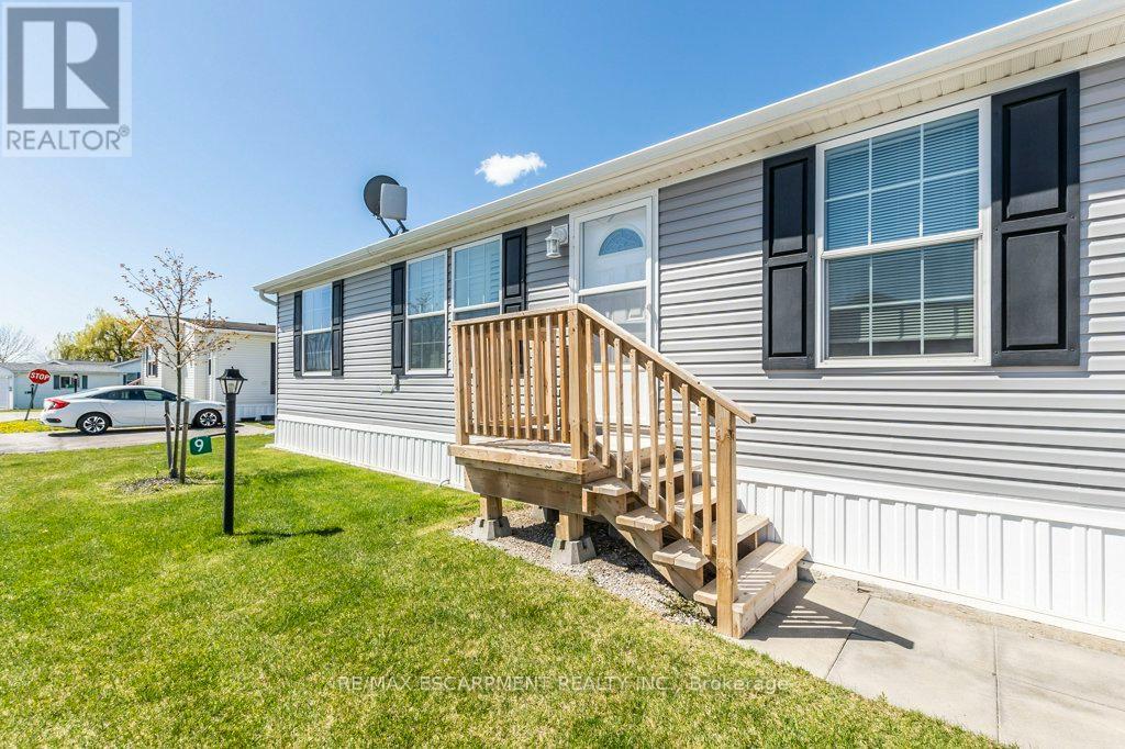 9 Hickory Hollow, Haldimand (Nanticoke), Ontario  N0A 1L0 - Photo 4 - X12155236