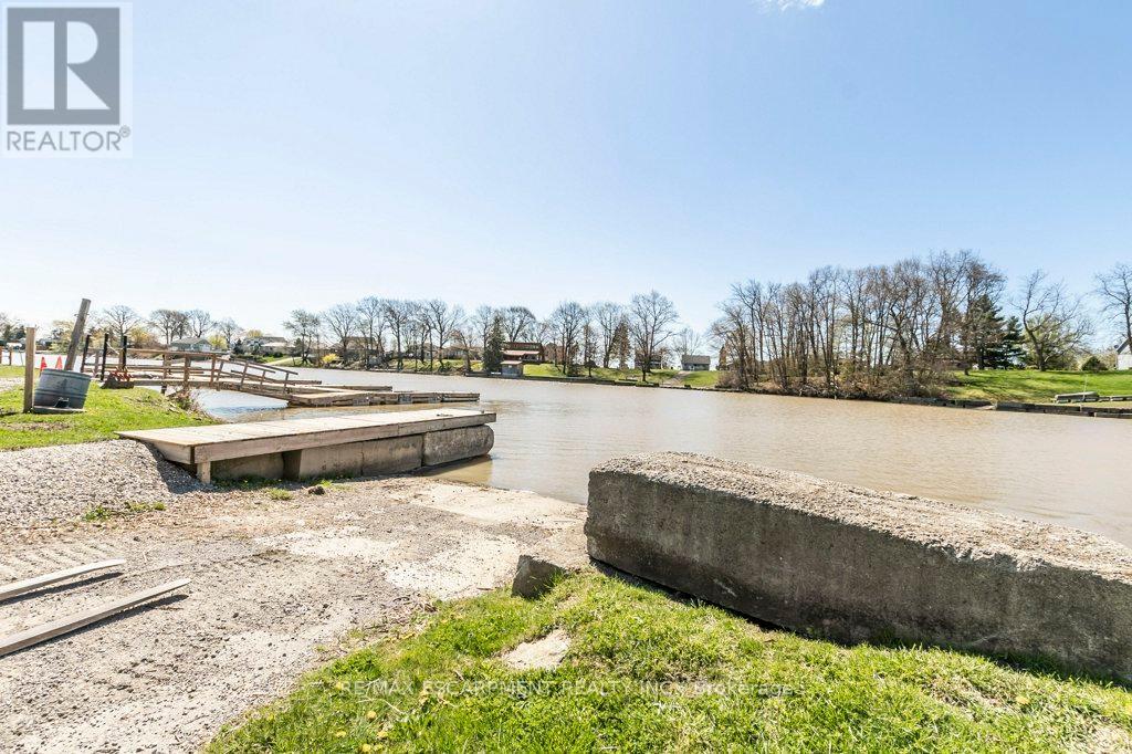 9 Hickory Hollow, Haldimand (Nanticoke), Ontario  N0A 1L0 - Photo 42 - X12155236