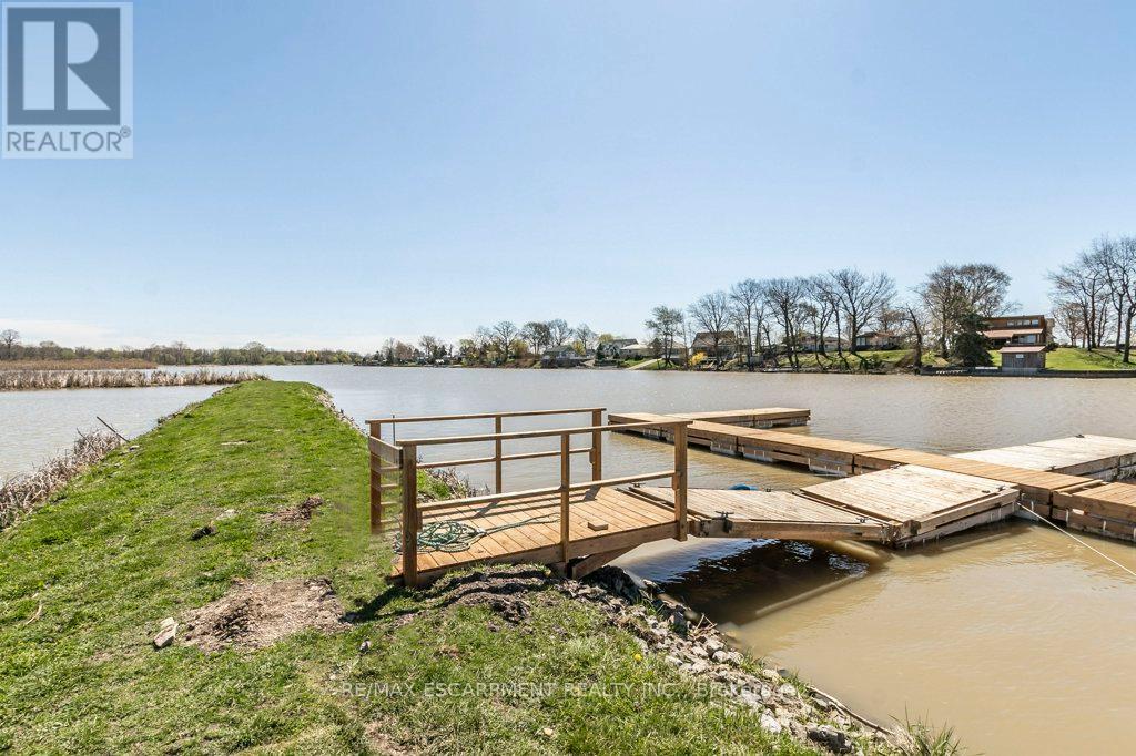 9 Hickory Hollow, Haldimand (Nanticoke), Ontario  N0A 1L0 - Photo 44 - X12155236