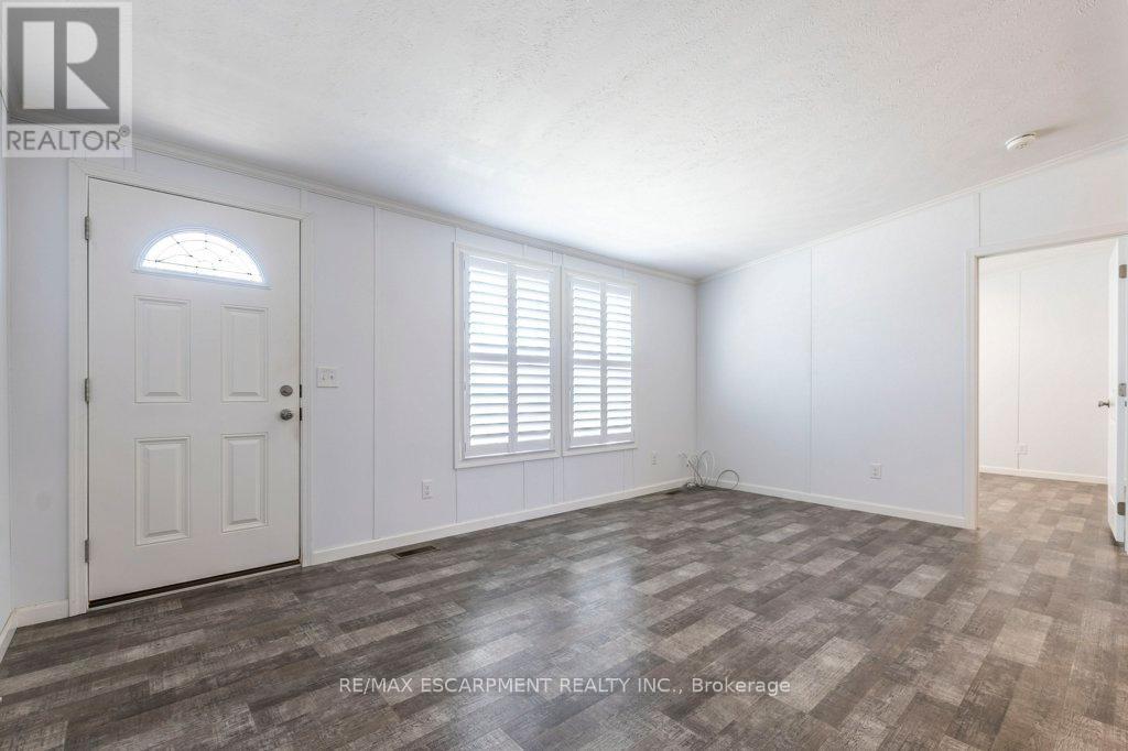 9 Hickory Hollow, Haldimand (Nanticoke), Ontario  N0A 1L0 - Photo 6 - X12155236