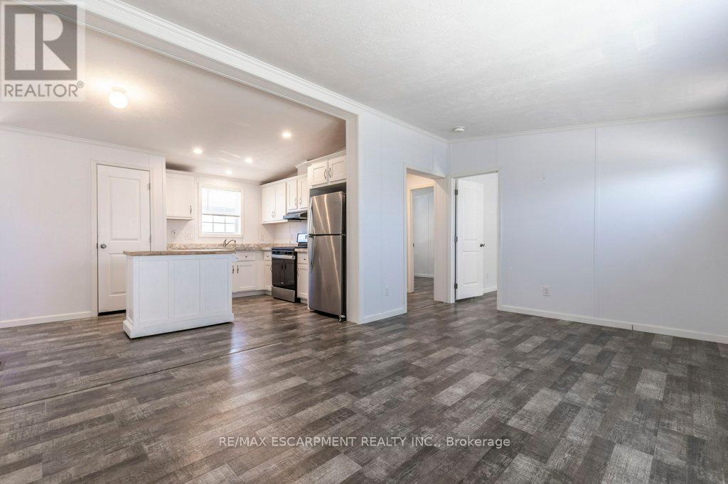 9 Hickory Hollow, Haldimand (Nanticoke), Ontario  N0A 1L0 - Photo 8 - X12155236