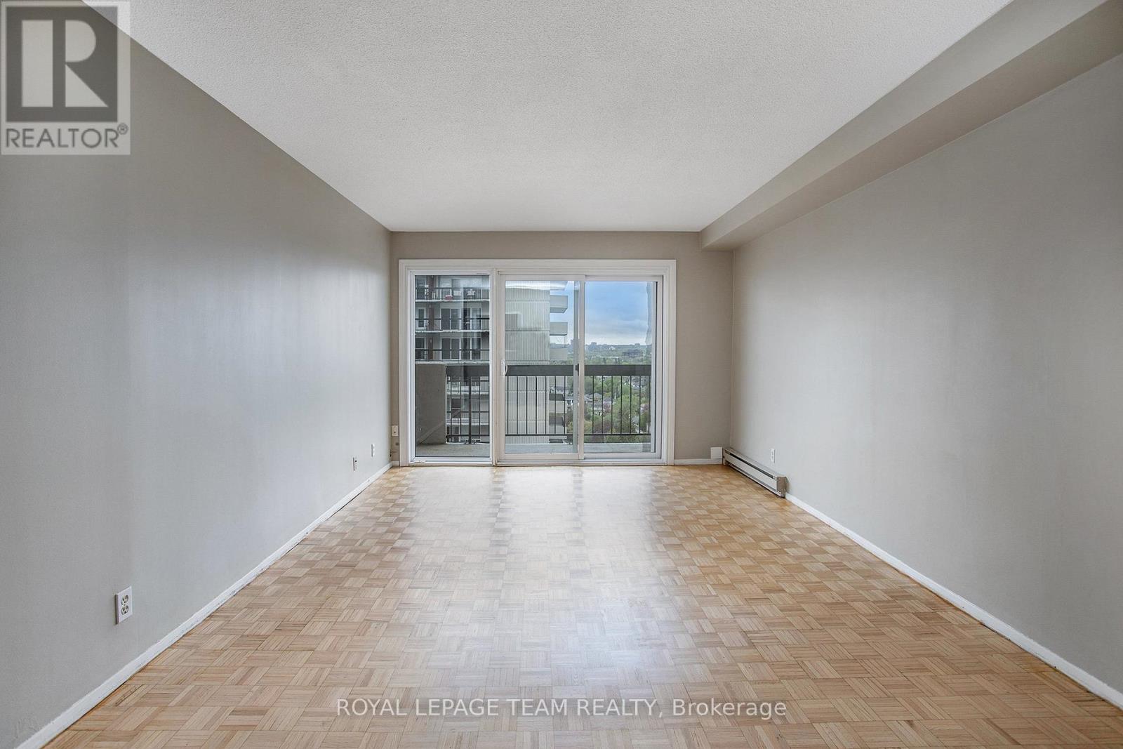 Property at 1606 - 158A MCARTHUR AVENUE image 5