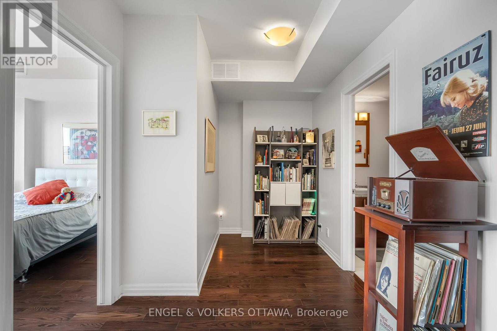 2502 - 242 Rideau Street, Ottawa, Ontario  K1N 0B7 - Photo 28 - X12155364