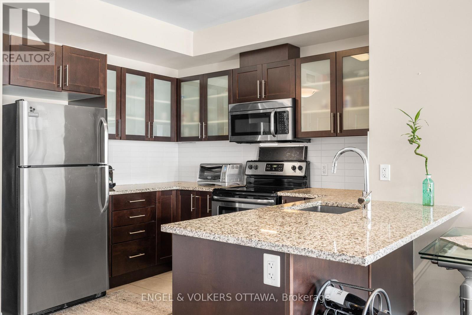 2502 - 242 Rideau Street, Ottawa, Ontario  K1N 0B7 - Photo 9 - X12155364
