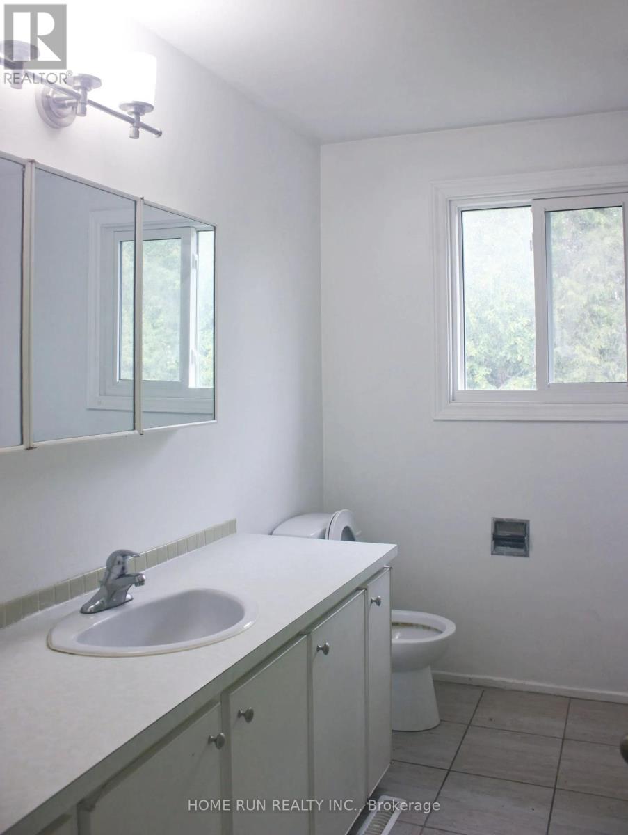 166 Withrow Avenue, Ottawa, Ontario  K2G 3N8 - Photo 10 - X12155425