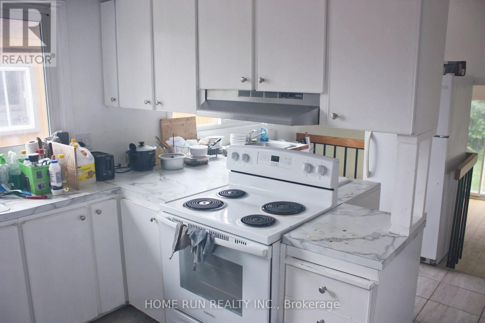 166 Withrow Avenue, Ottawa, Ontario  K2G 3N8 - Photo 2 - X12155425