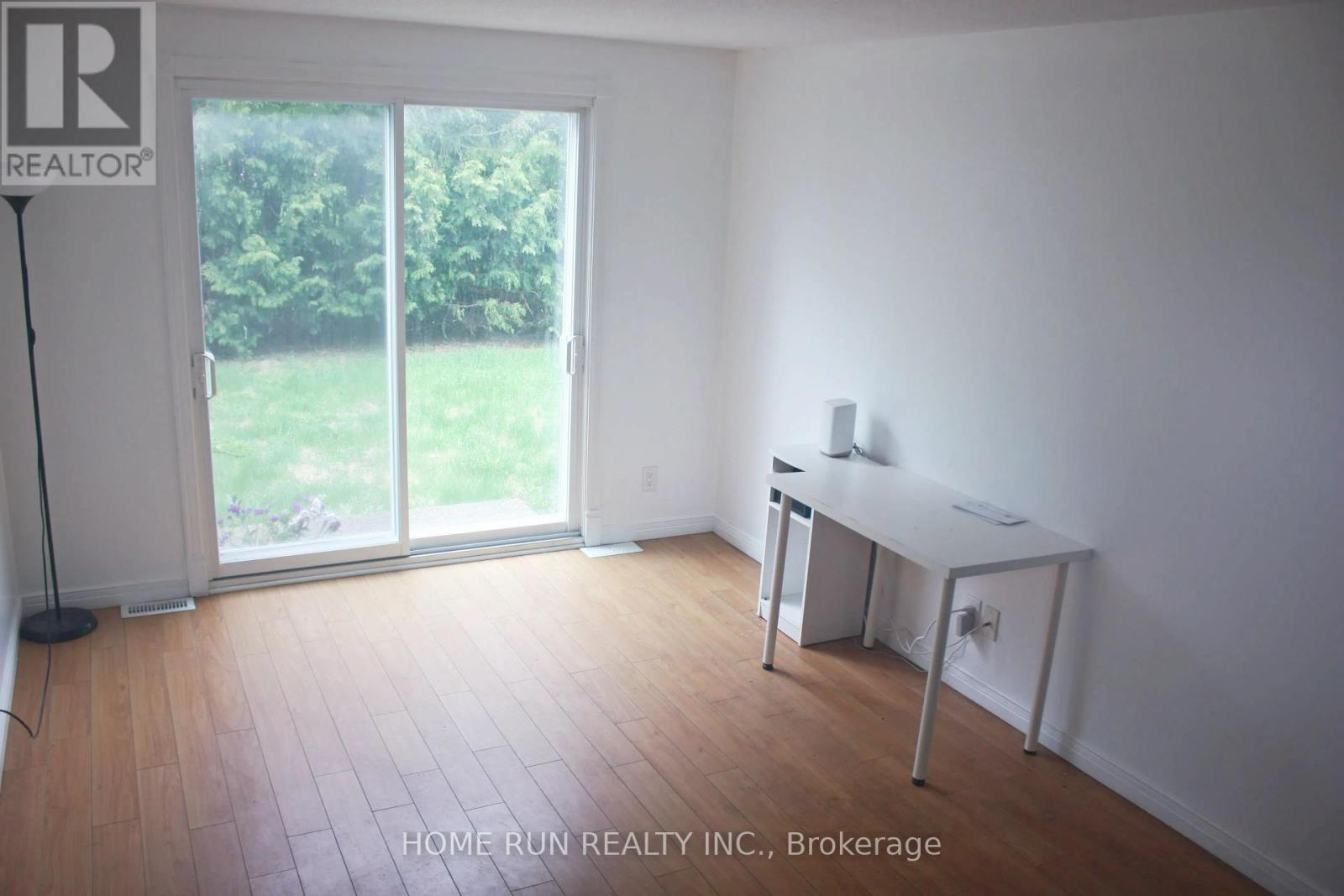 166 Withrow Avenue, Ottawa, Ontario  K2G 3N8 - Photo 6 - X12155425