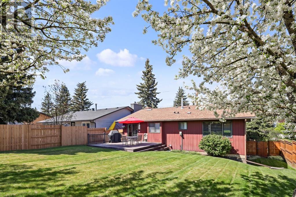 2407 98 Avenue Sw, Calgary, Alberta  T2V 4S7 - Photo 28 - A2220758