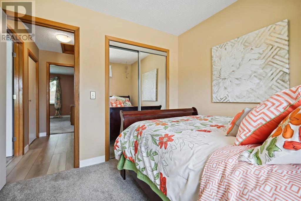 2407 98 Avenue Sw, Calgary, Alberta  T2V 4S7 - Photo 14 - A2220758
